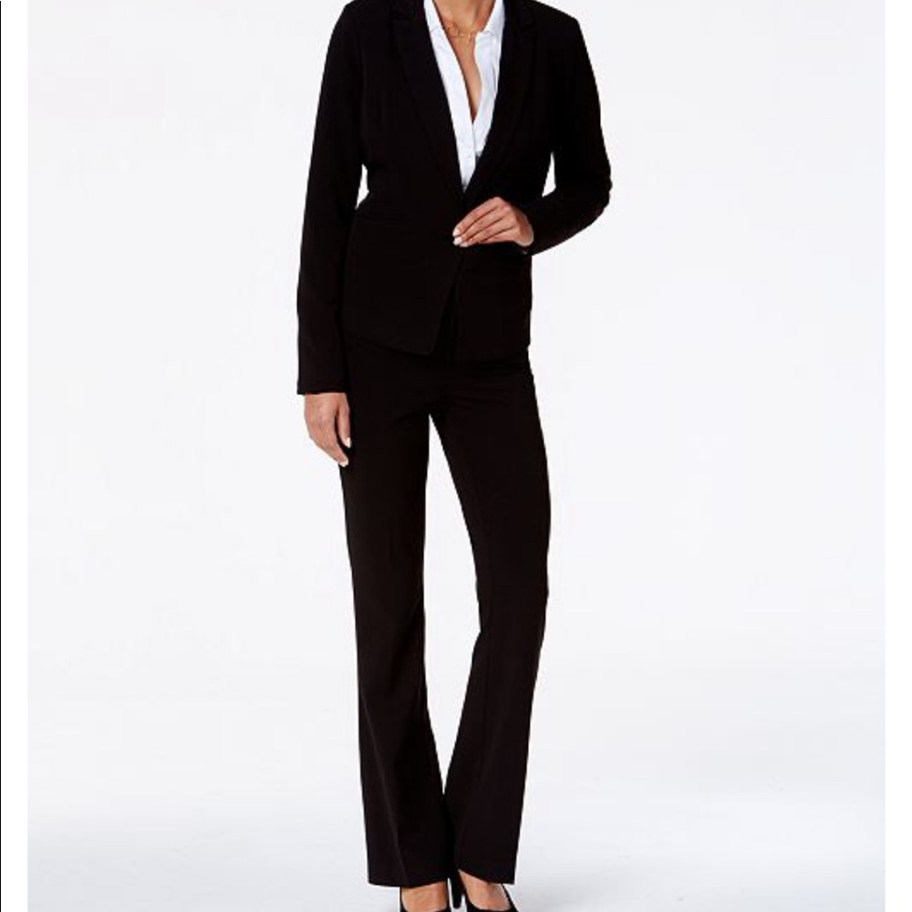 🔴3/$10🔴Juniors XOXO Black Flared Pant